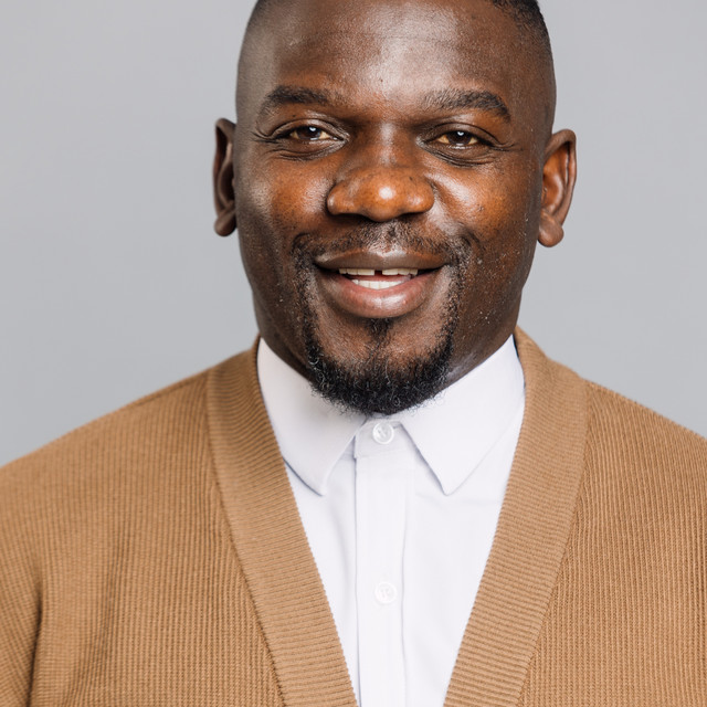 ROFHIWA MANYAGA - Official Artist Photo