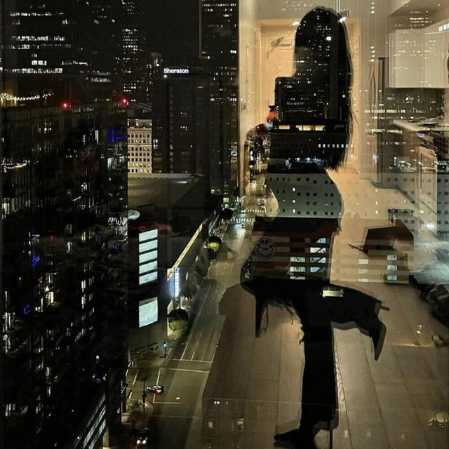 'mellamahot' cover art