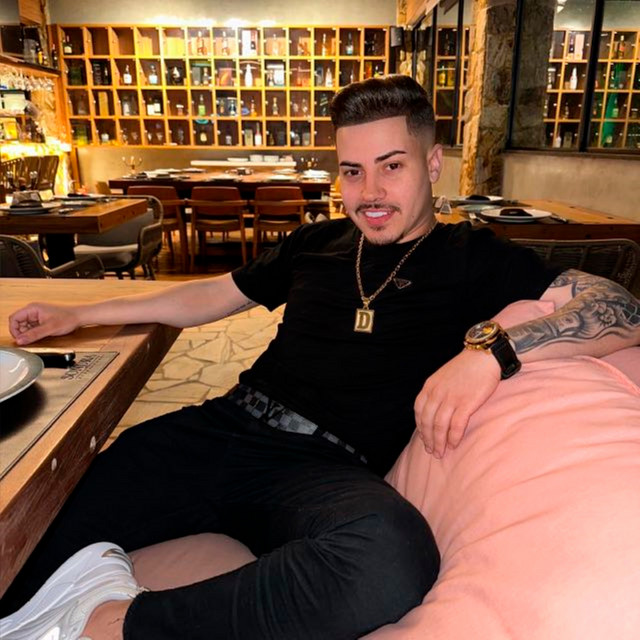 'To Com Dinheiro' cover art