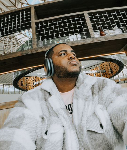 Qvarismatik - Official Artist Photo