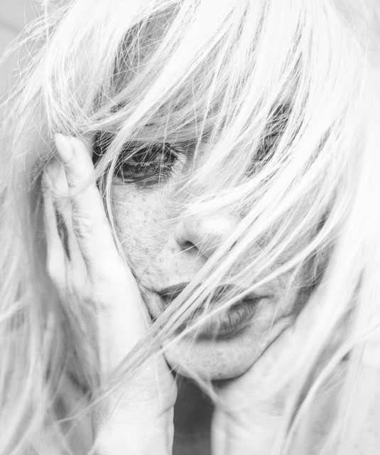 Marisa Liz - Official Artist Photo