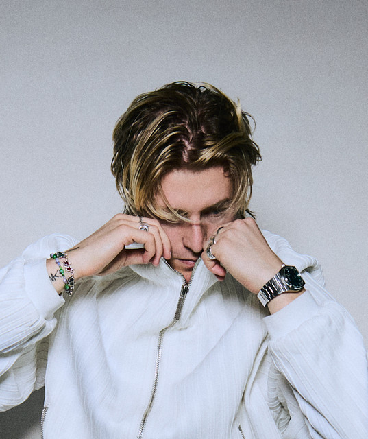 Mika Heggemann - Official Artist Photo