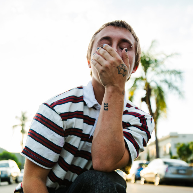 comehelpglo - Official Artist Photo