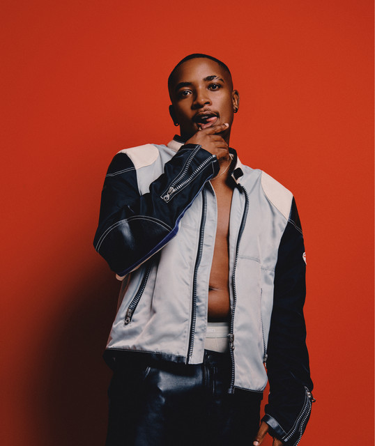 EeQue - Official Artist Photo