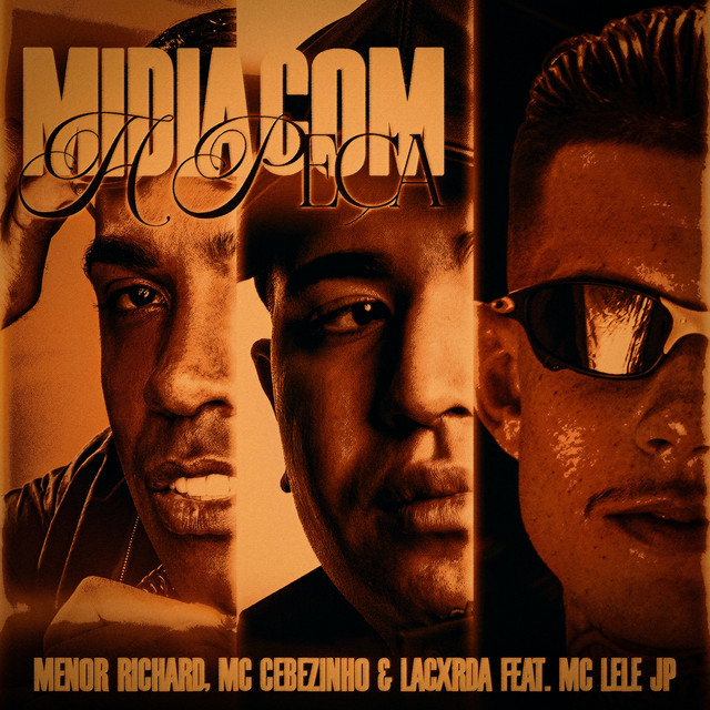 'Mídia com a Peça' cover art