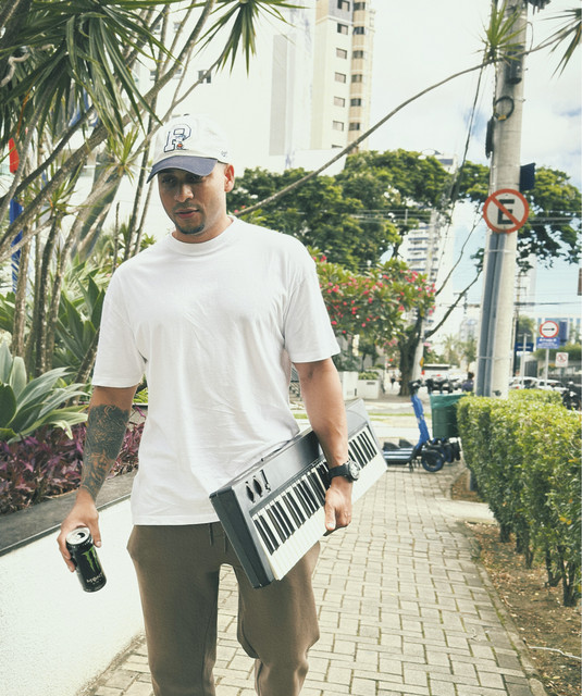 The Munir - Official Artist Photo