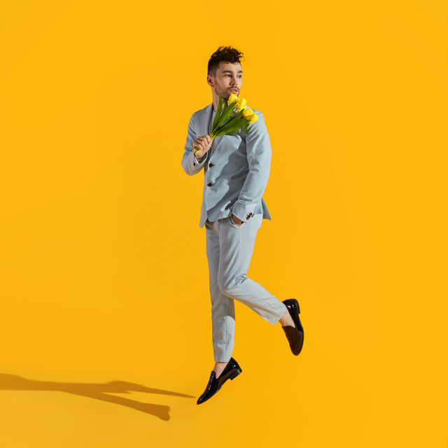'Love Me Less (feat. Quinn XCII)' cover art