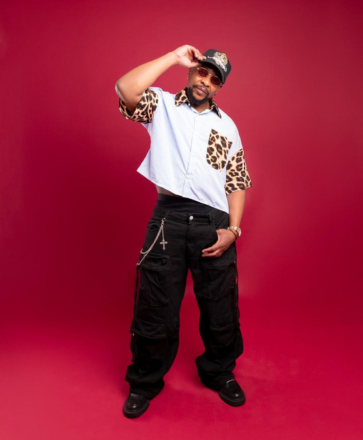 Idd Aziz - Official Artist Photo