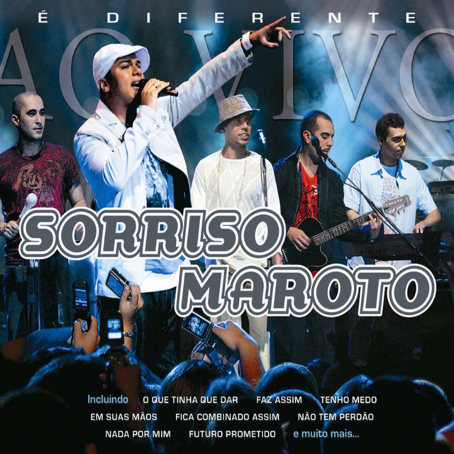 'É Diferente (Ao Vivo)' cover art