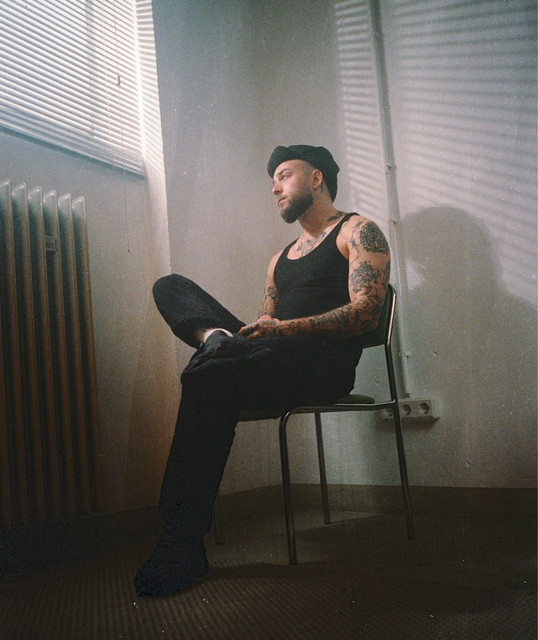 9inebro - Official Artist Photo