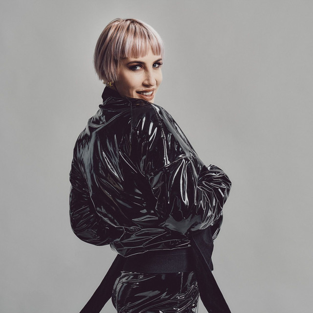 Vittoria Hyde - Official Artist Photo