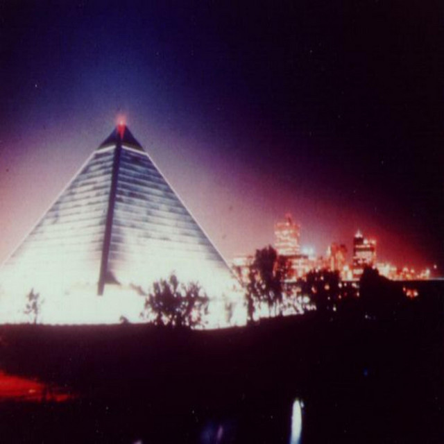 'NO LIGHTS ON' cover art