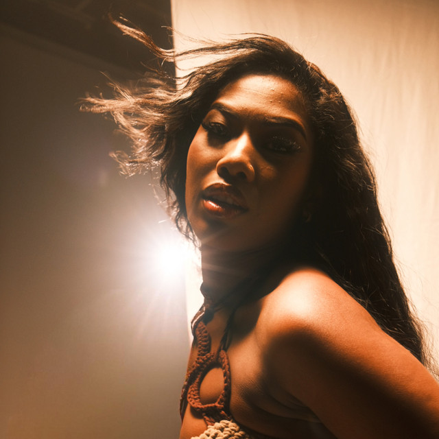 Rachelle Show - Official Artist Photo