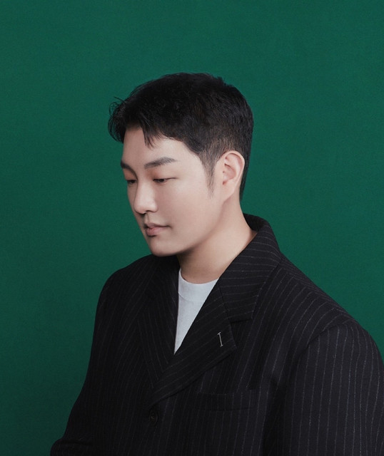 Llwyd - Official Artist Photo
