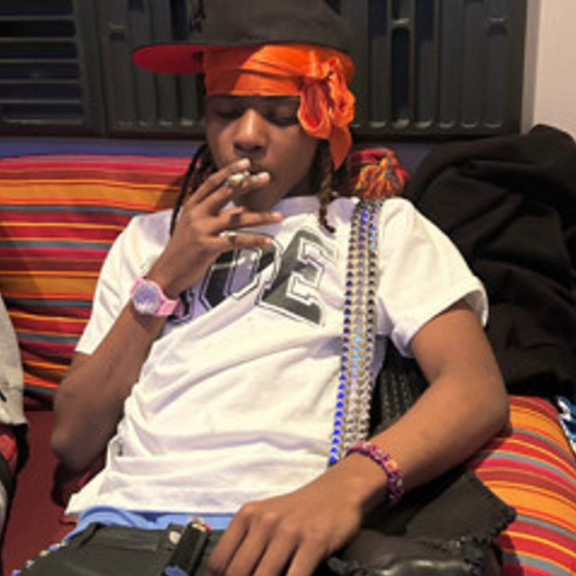 '3 hoes 2 doe's' cover art