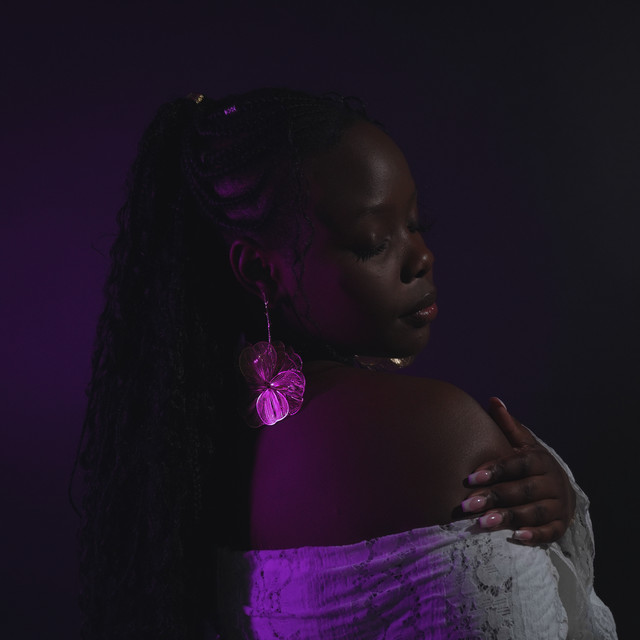 Savinnah - Official Artist Photo