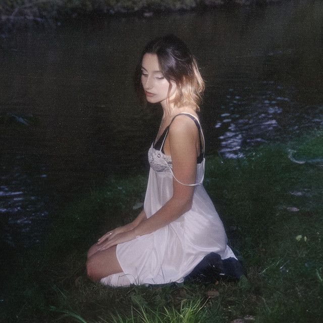 Olya Holiday - Official Artist Photo
