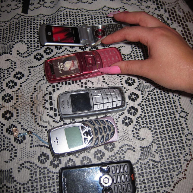 '2 samsungs' cover art