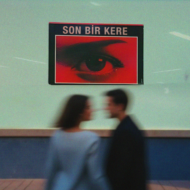 'Son Bir Kere' cover art