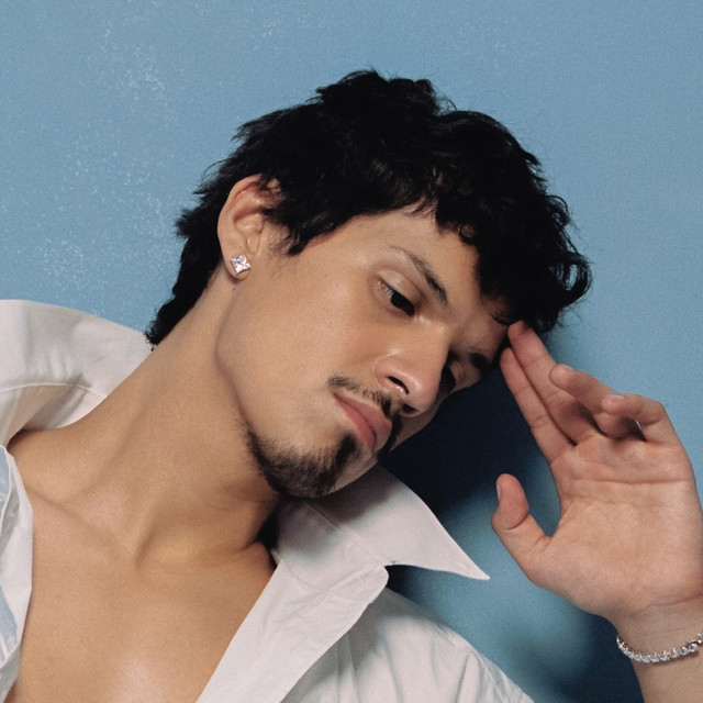 Omar Apollo - Official Artist Photo